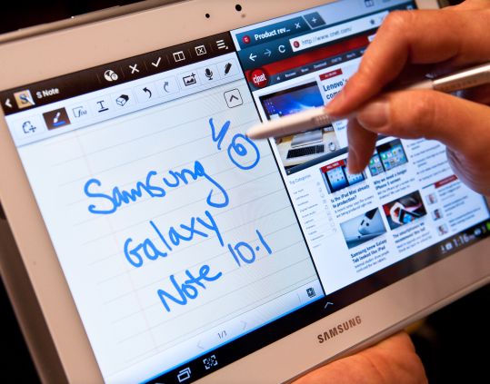  2  Samsung Galaxy Note 10.1   iPad -  