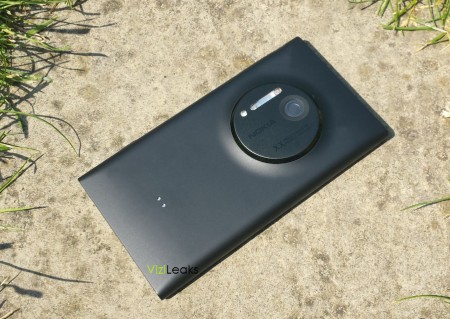  2  Nokia Lumia 1020 -  ,   