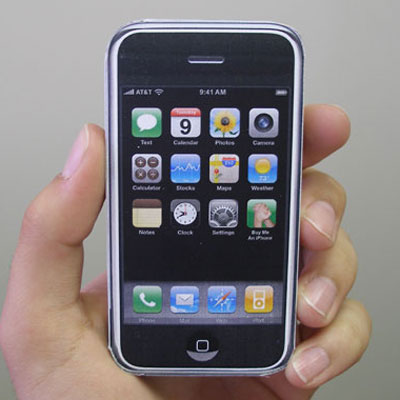  4  iPhone -  